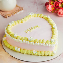 Yellow Heart Mum Vintage Cake